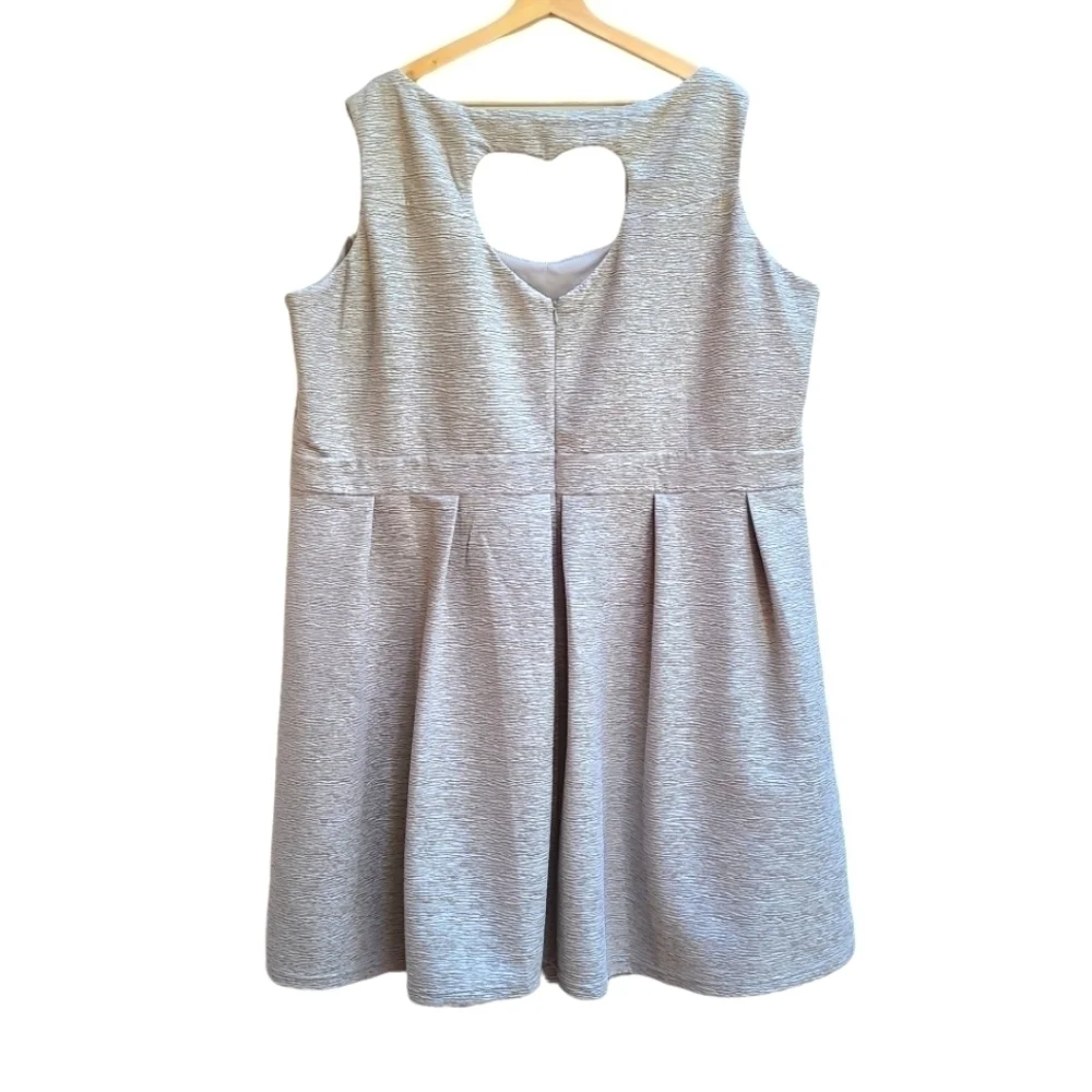 Heart Back Cutout Metallic Silver Dress, Size 26
